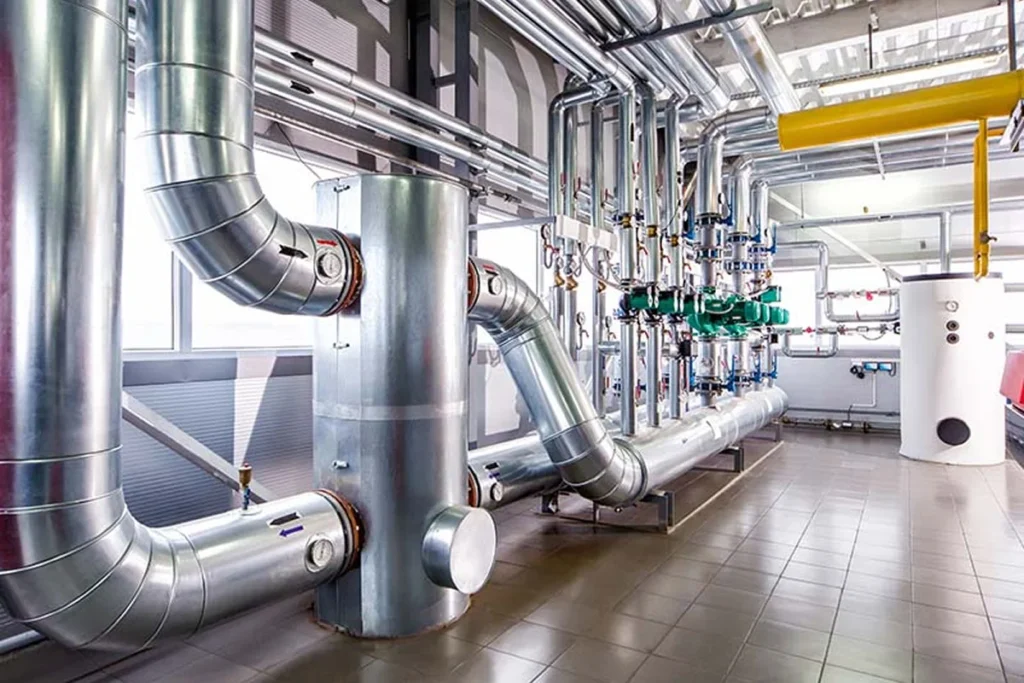 Kazan dairesi havalandırma sistemi montajı yapan teknisyen – Havac Mühendislik